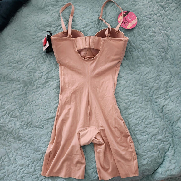 SPANX Strapless Cupped Bodysuit - Picture 7 of 7